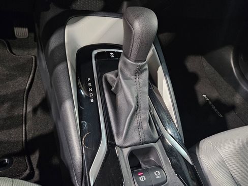 Used 2022 Toyota Corolla LE image 31