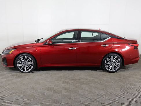 Used 2023 Nissan Altima 2.5 SL FWD image 18