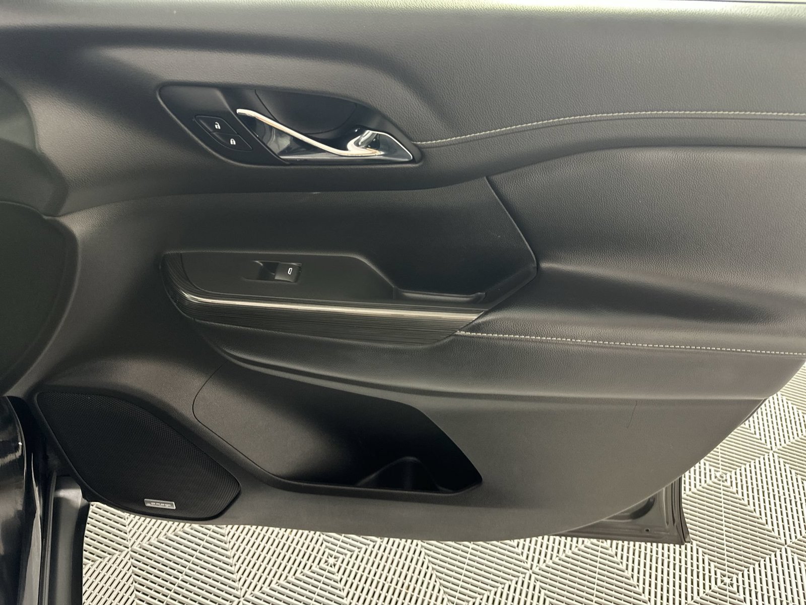 Used 2019 GMC Acadia SLT FWD image 32