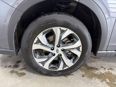 Certified 2022 Subaru Outback Limited image 9
