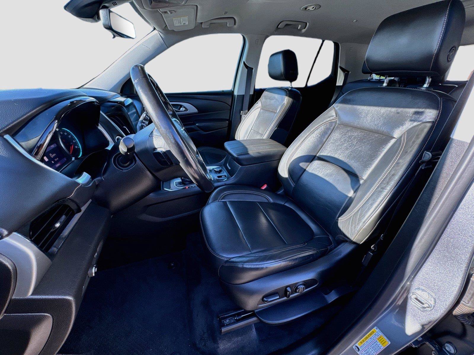 Used 2020 Chevrolet Traverse RS FWD image 9