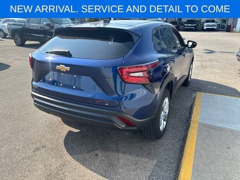 Used 2024 Chevrolet Trax LS FWD image 9