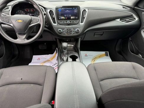 Used 2023 Chevrolet Malibu LT FWD image 11