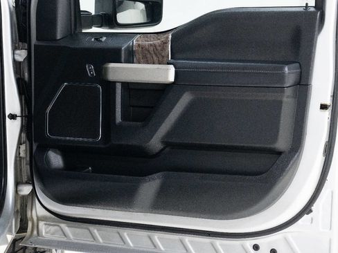 Used 2019 Ford F250 Lariat image 23