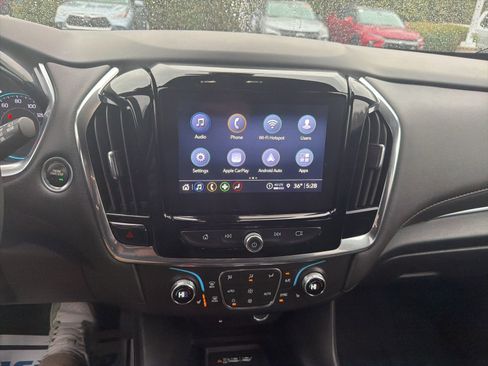 Used 2023 Chevrolet Traverse LT w/ Midnight/Sport Edition image 11