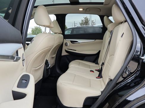 Used 2022 INFINITI QX50 Essential image 9