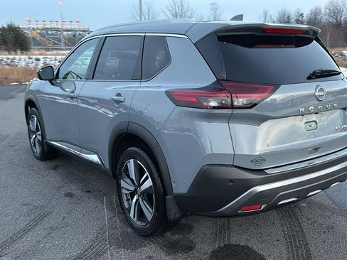 Used 2022 Nissan Rogue SL w/ SL Premium Package image 10