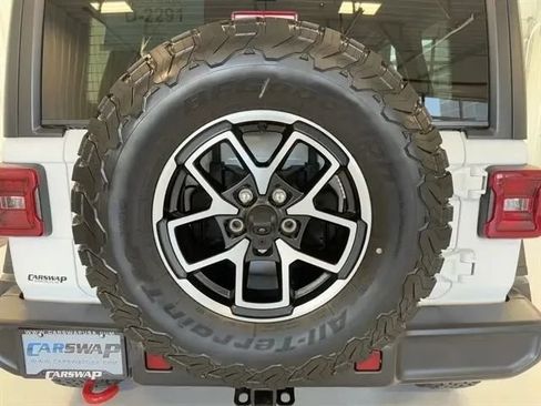 Used 2024 Jeep Wrangler Unlimited Rubicon AWD/4WD image 16