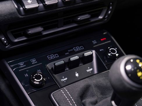 Used 2025 Porsche 911 GT3 RS image 28