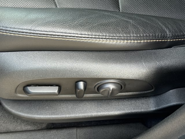 Used 2020 Chevrolet Equinox Premier FWD image 16