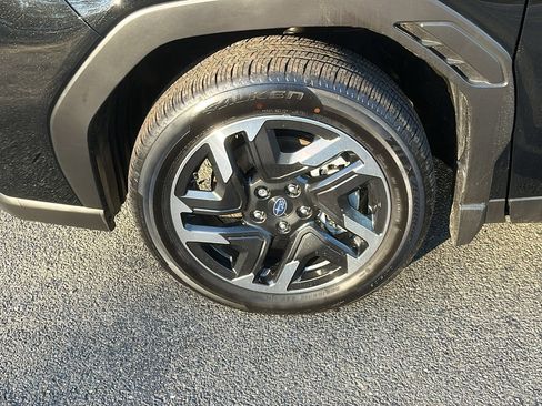 Certified 2025 Subaru Forester Limited image 11