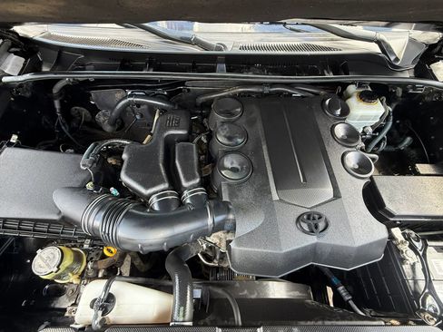 Used 2010 Toyota 4Runner Limited AWD/4WD image 34