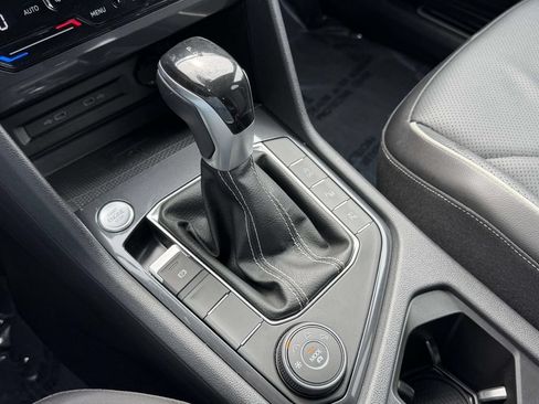 Used 2022 Volkswagen Tiguan SEL R-Line AWD/4WD image 6