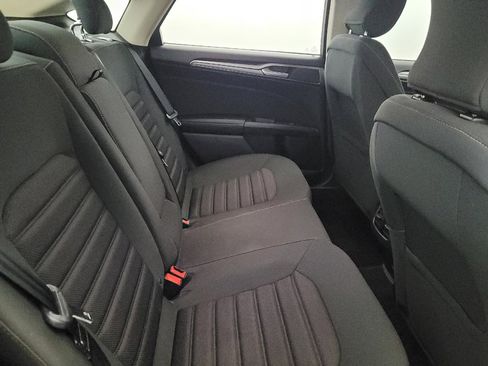 Used 2018 Ford Fusion SE w/ Fusion SE Technology Package FWD image 19