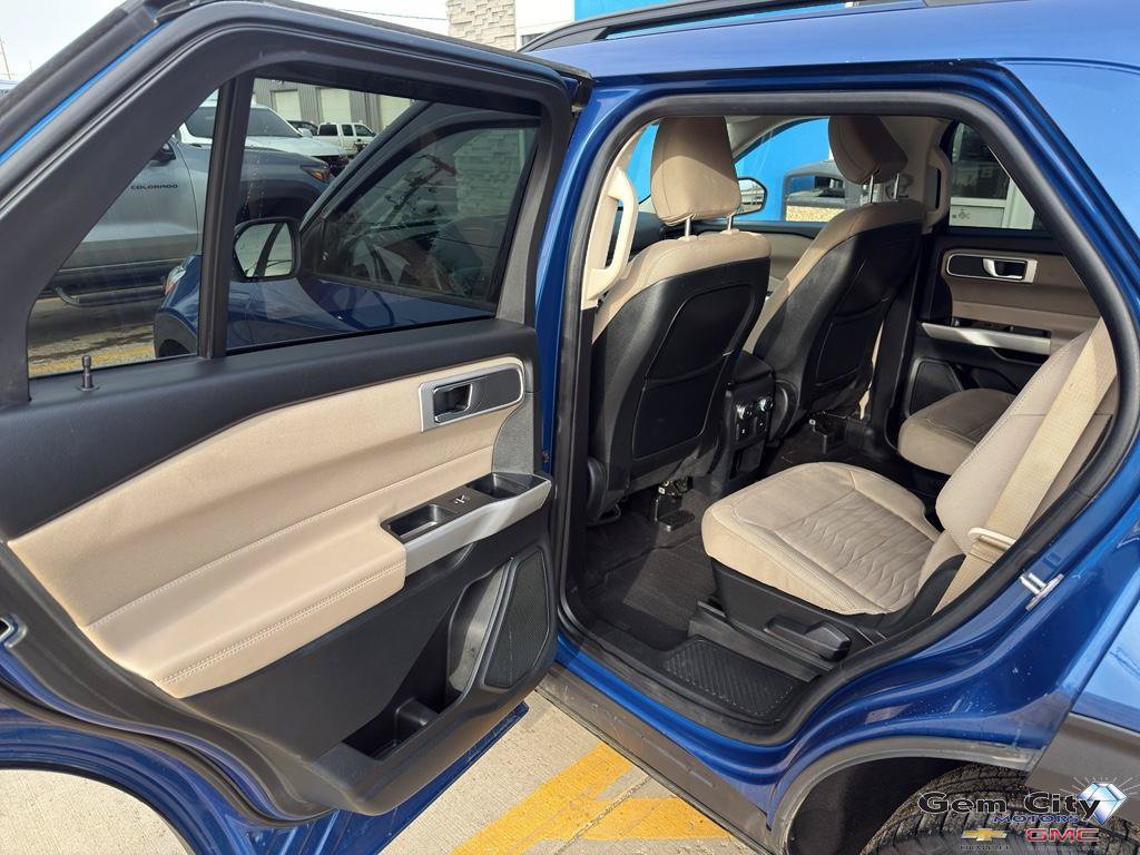Used 2020 Ford Explorer XLT w/ Comfort Package AWD/4WD image 12