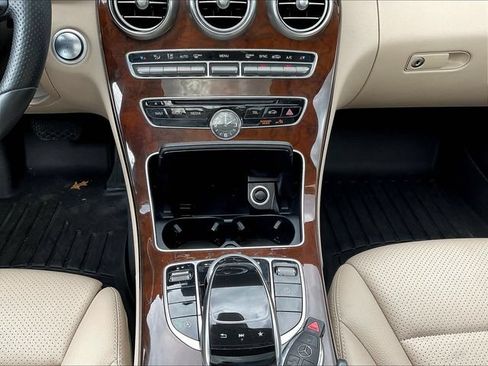 Certified 2018 Mercedes-Benz C 300 4MATIC Sedan image 17