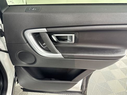 Used 2019 Land Rover Discovery Sport SE AWD/4WD image 27