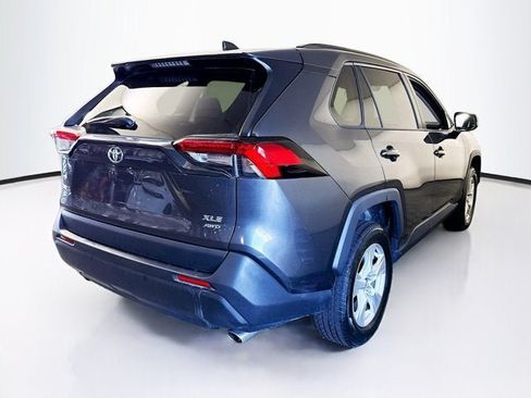 Used 2021 Toyota RAV4 XLE AWD/4WD image 5