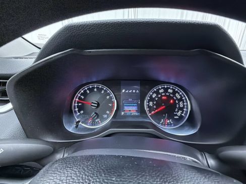 Used 2019 Toyota RAV4 LE w/ Carpet Mat Package AWD/4WD image 9