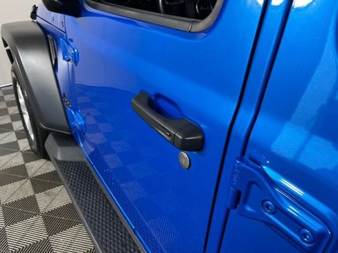 Used 2022 Jeep Wrangler Unlimited Sport image 13