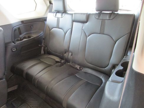Used 2025 Honda Pilot EX-L image 16