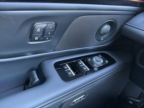 New 2026 Lincoln Nautilus Reserve image 19