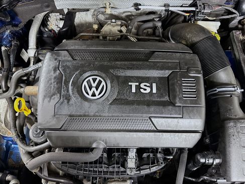 Used 2017 Volkswagen Golf S image 38