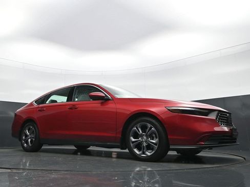 Used 2023 Honda Accord EX image 23