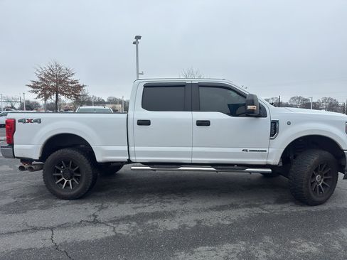 Used 2017 Ford F250 XLT image 4