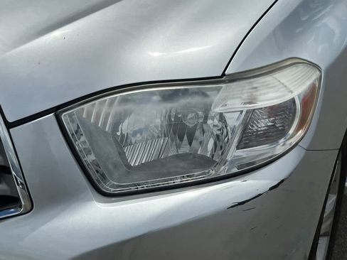 Used 2010 Toyota Highlander Limited AWD/4WD image 11