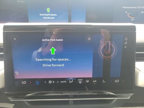 Certified 2024 Lincoln Nautilus Reserve w/ Equipment Group 202A AWD/4WD image 37