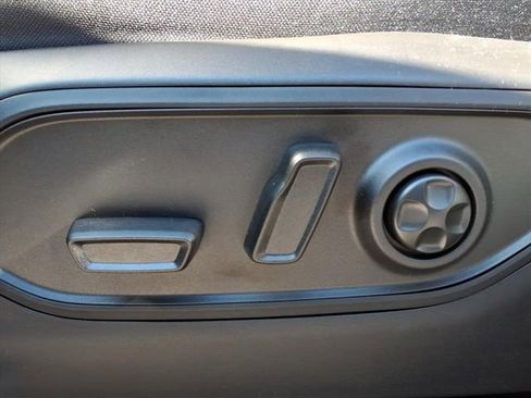 New 2025 Jeep Grand Cherokee 4WD image 15