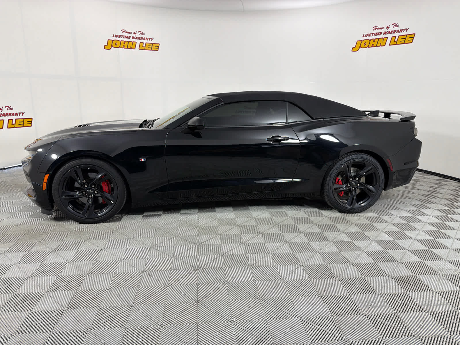 Used 2022 Chevrolet Camaro SS RWD image 2