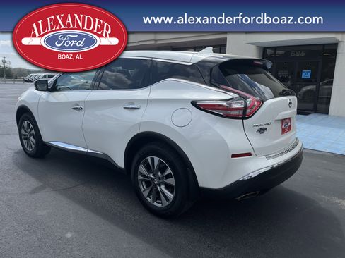 Used 2017 Nissan Murano S image 2