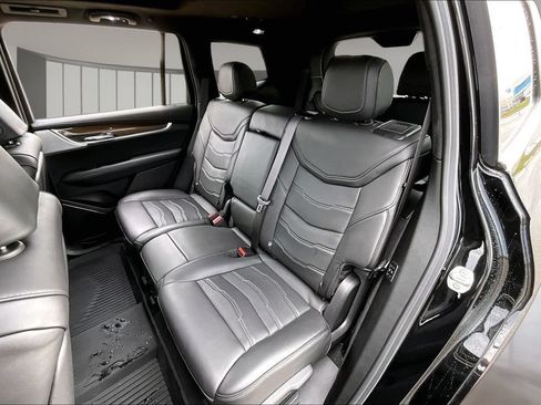 Used 2025 Cadillac XT6 Premium Luxury w/ Platinum Package AWD/4WD image 26