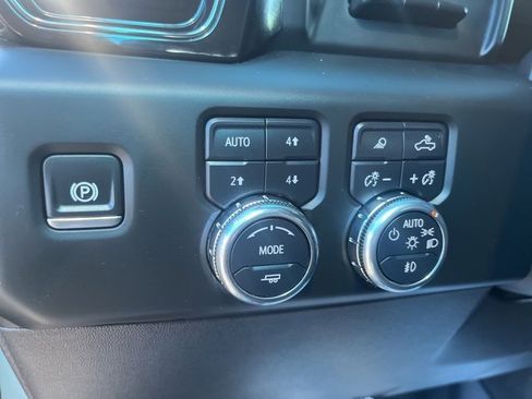 Used 2024 GMC Sierra 1500 AT4 w/ Technology Package image 13