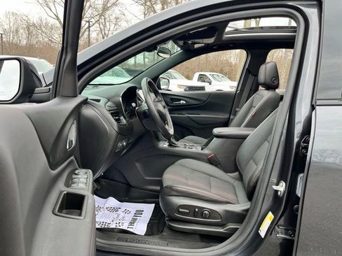 Used 2022 Chevrolet Equinox RS w/ Infotainment Package image 15