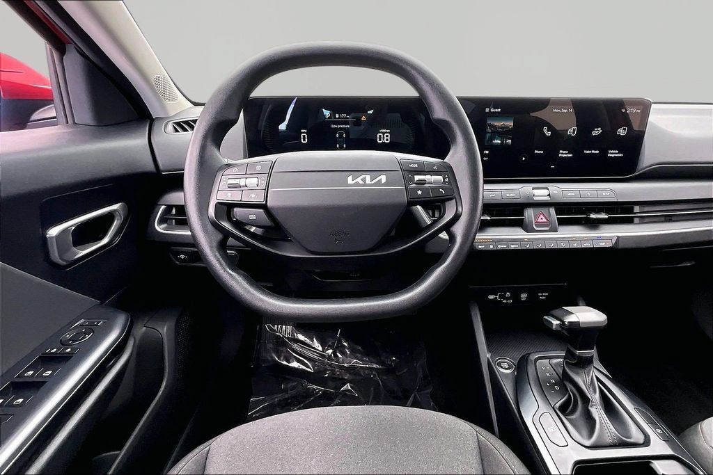 Used 2025 Kia K4 FWD image 5