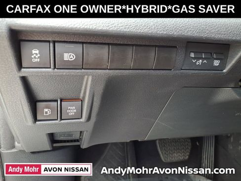 Used 2025 Toyota Sienna XLE FWD image 18