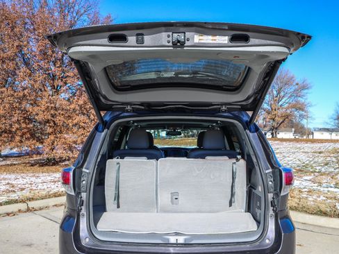 Used 2016 Toyota Highlander Limited image 22