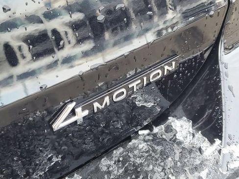 New 2026 Volkswagen Taos SEL image 7