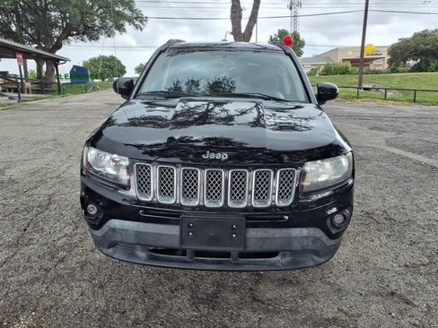 Used 2016 Jeep Compass Latitude FWD image 2