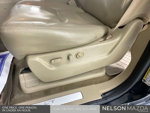 Used 2011 Chevrolet Tahoe LTZ RWD image 26