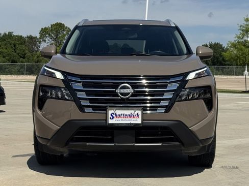 Used 2024 Nissan Rogue SV w/ SV Premium Package AWD/4WD image 7