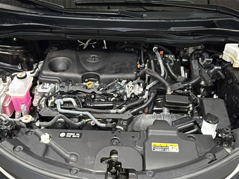 Used 2024 Toyota Sienna XLE image 26