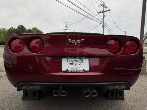 Used 2007 Chevrolet Corvette Coupe w/ Performance Package RWD image 11