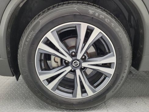 Used 2020 Nissan Rogue SV w/ Premium Package FWD image 31