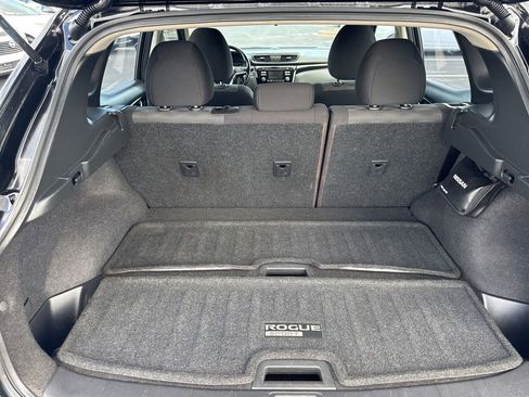 Used 2018 Nissan Rogue Sport SV w/ SV All-Weather Package image 16