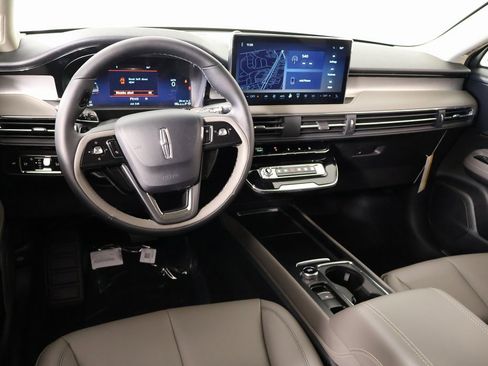 New 2026 Lincoln Corsair Premiere image 2