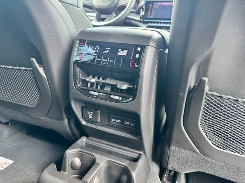 New 2026 Jeep Grand Cherokee L Limited AWD/4WD image 12
